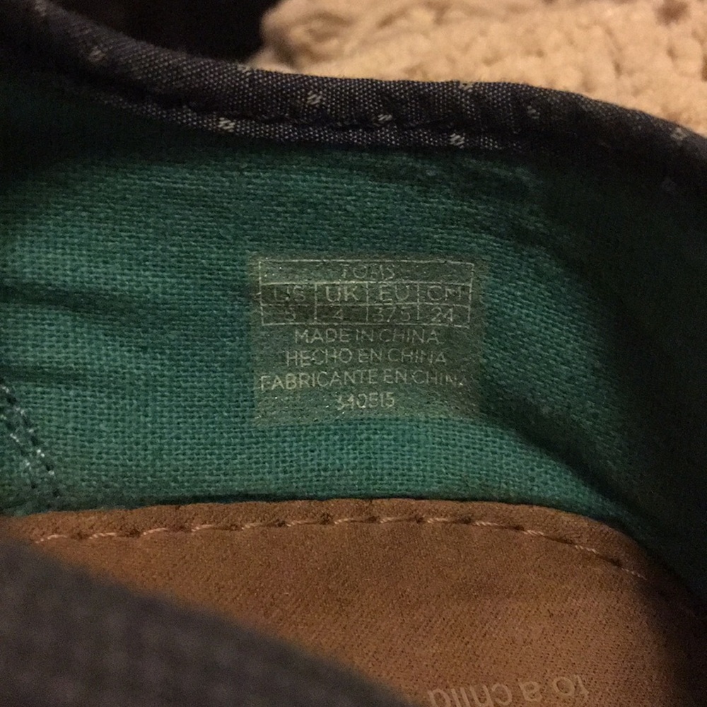 Toms - Picture 4 of 4